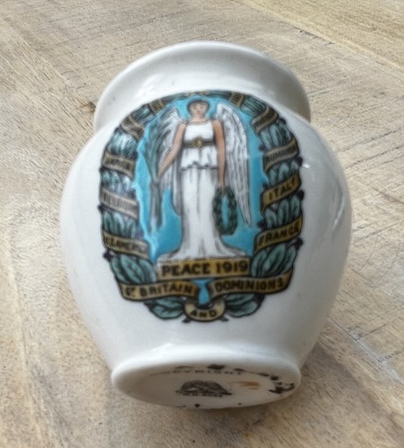1919 peace crested vase - 1919,