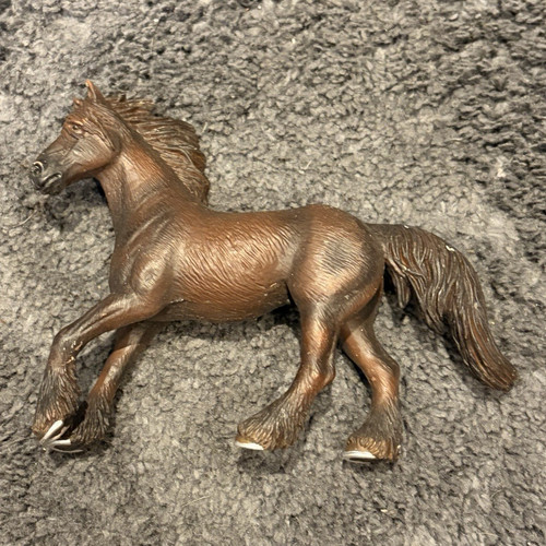 Brown plastic horse - plastic,