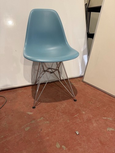 Vitra eames - 1, x