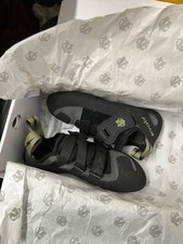 Evolv Kronos adult climbing