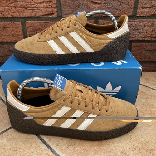 Adidas montreal size 8 - montreal,