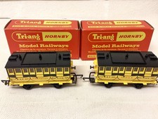 TRIANG RAILWAYS R621 PAIR OF