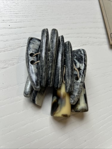 Vintage grey horn toggles - horn,