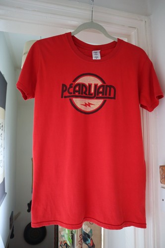 Pearl jam shirt size - pearl,