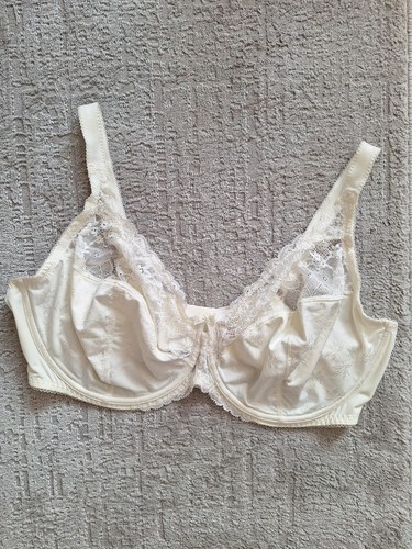 Fabulous cream lace - fabulous,