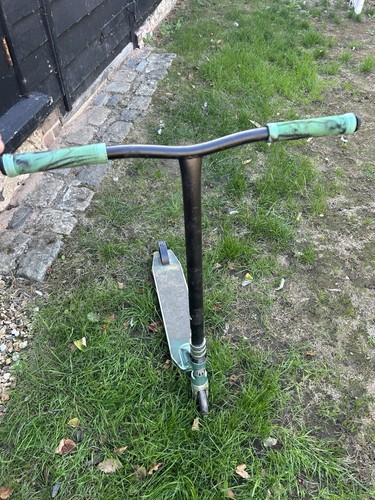 Mongoose stunt scooter - stunt,