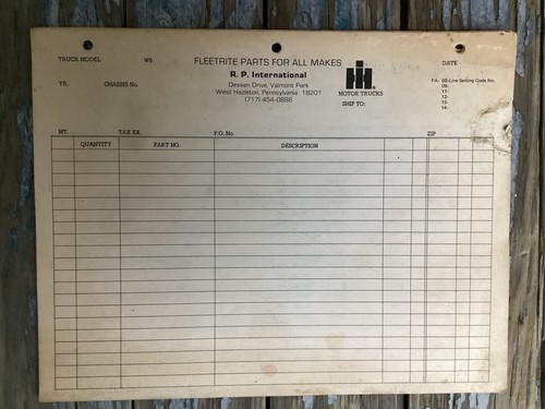 Old international harvester - ih,