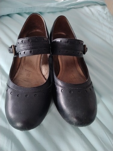 Clarks black leather mary jane - black,