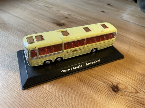 Atlas bedford val coach - 1:76,