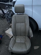 Land Rover Discovery 4 Drivers Front Seat With Tv