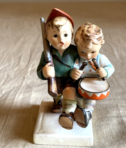 Goebel hummel figurine - goebel,