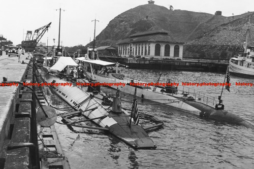 F003777 submarines nautilus - us,