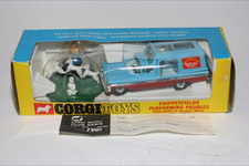 Corgi 511 Chipperfields Performing Poodles Impala, Mint in Good Original Box