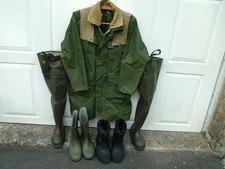 Job lot fishing clobber - of,