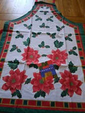 VINTAGE CHRISTMAS  POINSETTlA FULL LENGTH APRON,BRAND NEW IN PACKET.PRESENT.