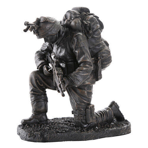 Wounded soldier statue - pt,