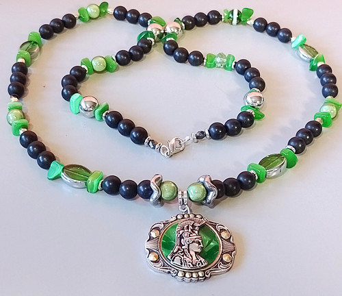 Unique black green beads - black/green, roman