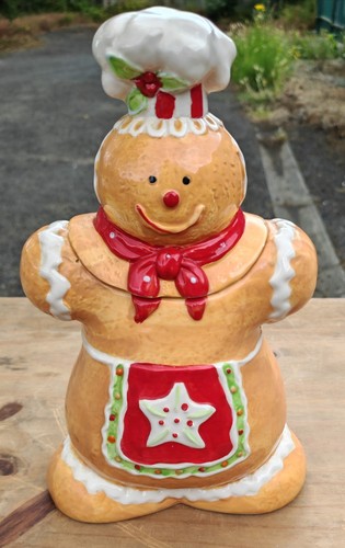 Biscuit barrel ginger bread - biscuit,
