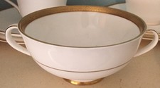 ROYAL DOULTON ROYAL GOLD H4980 TABLEWARE twin handled soup bowl vgc