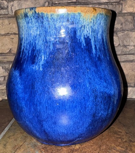 Pigeon river pottery vase - pigeon,