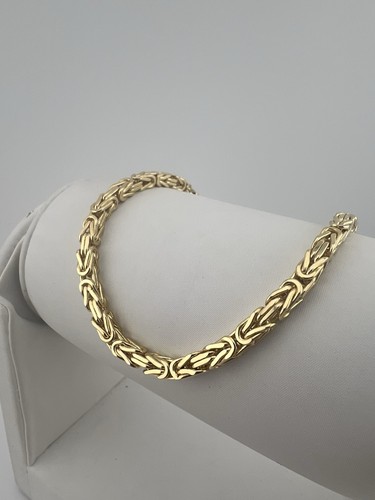 Solid 9ct yellow gold - yellow,