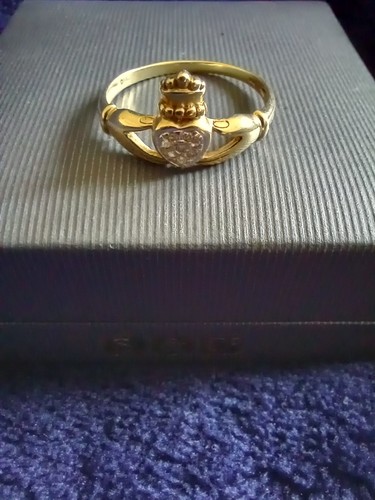 Gorgeous 9ct yellow - !!, gold