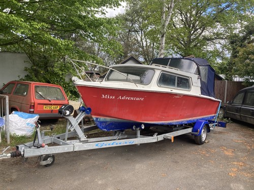 Trailer with boat relcraft - with,