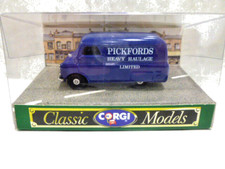 CORGI CLASSIC   BEDFORD  CA VAN  **PICKFORDS  HEAVY HAULAGE**  D981