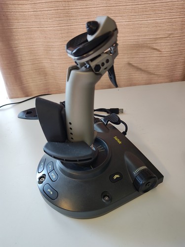 Saitek cyborg gold flight - saitek,