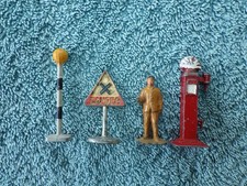 VINTAGE DINKY METAL PETROL