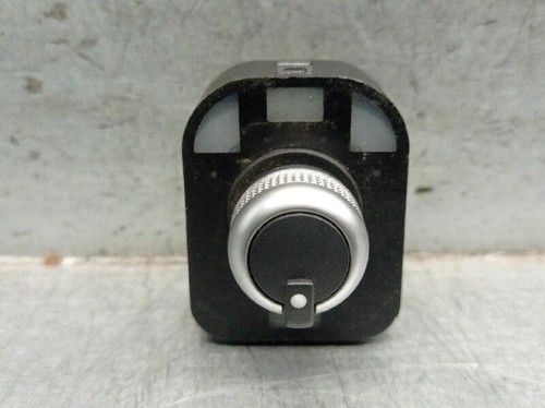 8v09595650 5589043 rearview - 8v09595650,