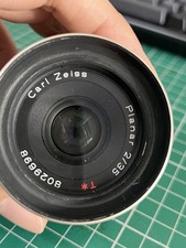 Carl Zeiss T* 35mm F/2 Planar