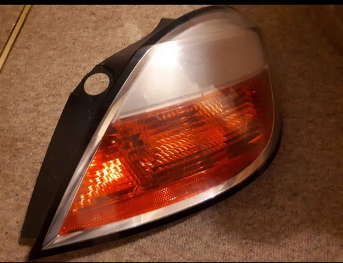 Rear light unit drivers side - light,
