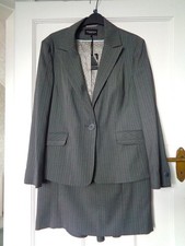 Unworn Debenhams Grey Striped 2 Piece Business/Event Suit Skirt Size16 Jacket 18