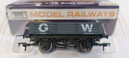 Dapol grey plank wagon - gw, 4