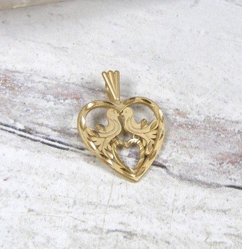 14k yellow gold heart pendant - yellow,