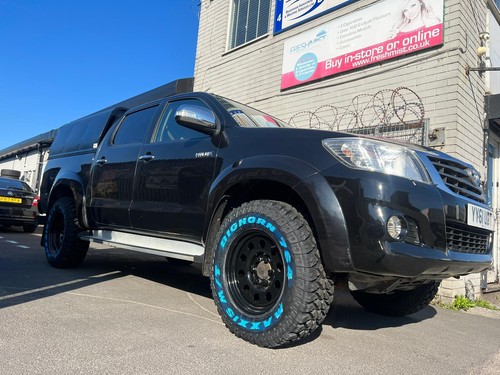 Toyota hilux ford - /,