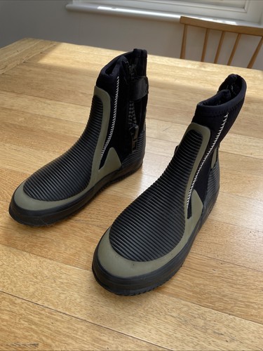 Crewsaver neoprene zip boot - neoprene,