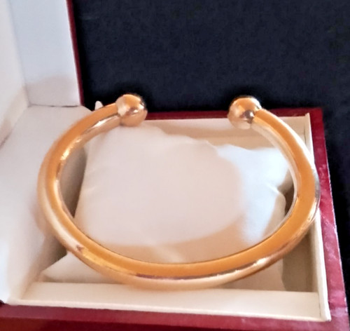 Heavy 9ct gold - gold, torque