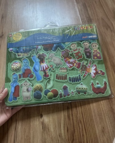 The night garden - night, feltastic