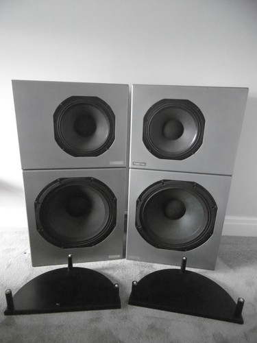 Studio monitor loudspeakers - ,