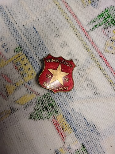 Wimbledon dons speedway badge - speedway,