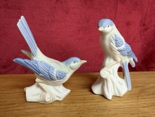 PRETTY VINTAGE  1960s  CHINA ORNAMENTS  BIRDS blue and white green