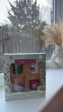 Yankee Candle Christmas Gift Set 3 Votive Sampler Candles & Glass Holder New