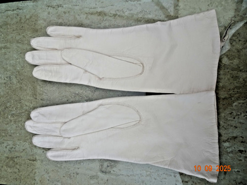 Beautiful soft vtg off - beautiful,