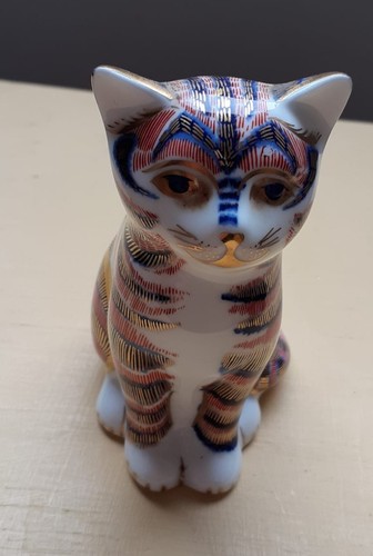 Royal crown derby - imari, kitten
