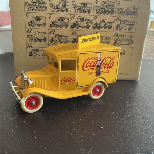 Lledo coca cola - cola, bottles