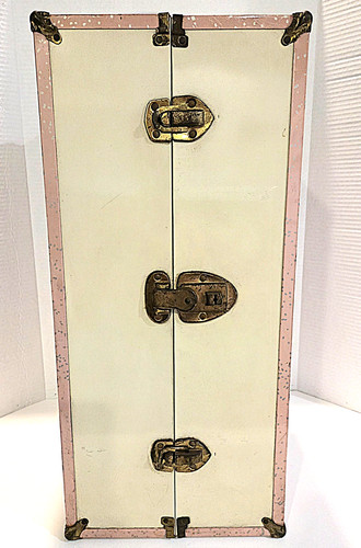 Vtg pink white metal - &,