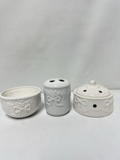 Vintage White Ceramic Bathroom