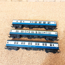 TRI-ANG / HORNBY  OO GAUGE BR BLUE / GREY Mk. I  COACHES  X 3    FREE POST